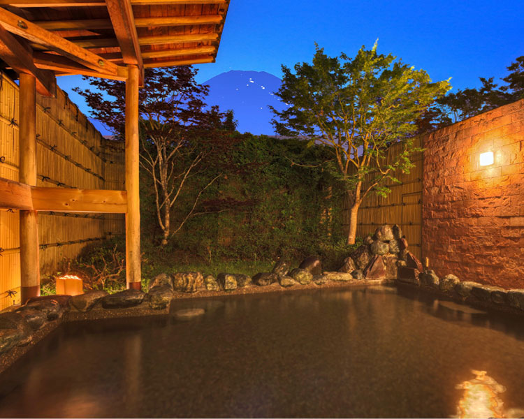 露天風呂から見える富士山